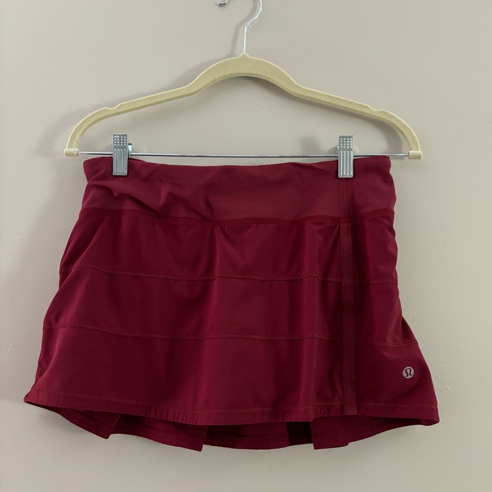 🍋LULULEMON solid cranberry pace rival skort